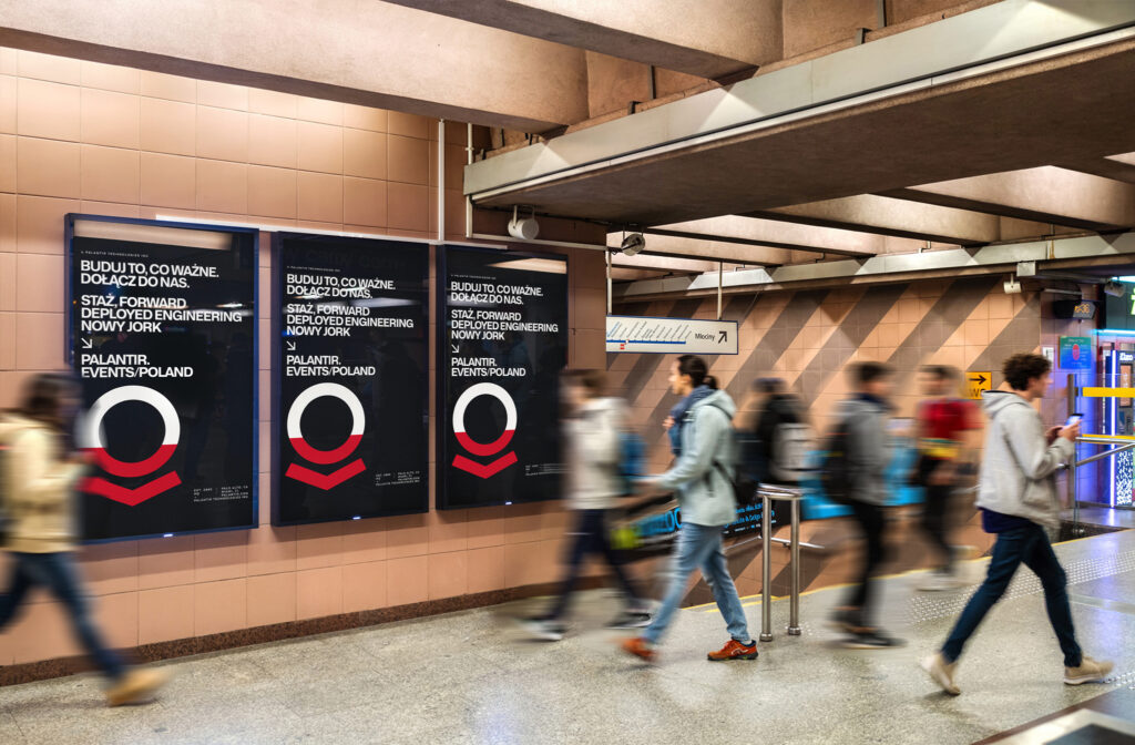 Reklama Palantir w warszawskim metrze